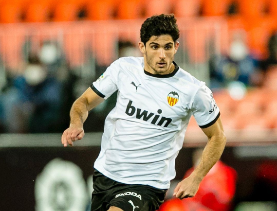 九游娱乐-包含国际比赛日英超传出新动向；瓦伦西亚伤情更新；管理层表态——话题不断；阵容厚度经受考验的词条