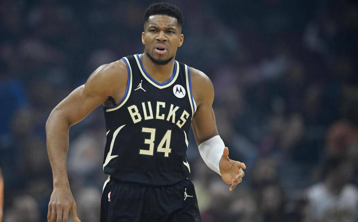 九游体育-字母哥在RNG比赛中势不可挡，战术调整引发热议！的简单介绍