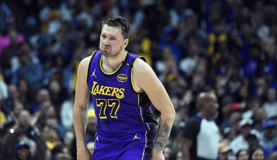 九游娱乐-东契奇连续十场比赛得分超过挺进下一轮，湖人挑战极限！的简单介绍